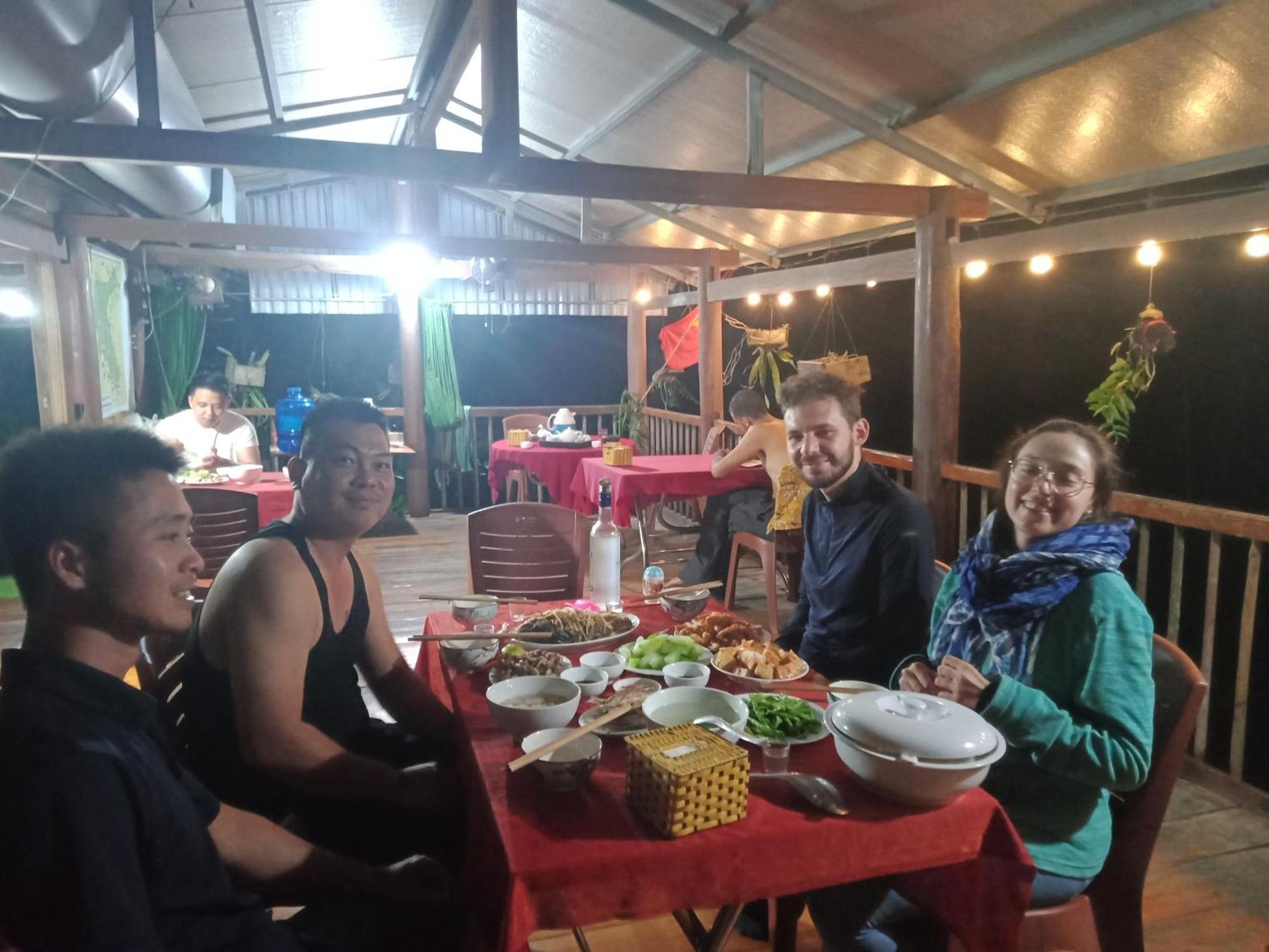 Tran Xuan Homestay Ba Be Exterior foto