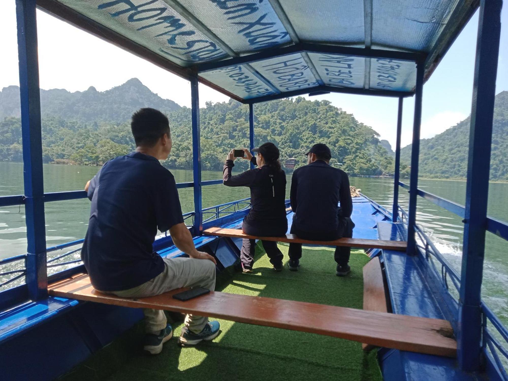 Tran Xuan Homestay Ba Be Exterior foto
